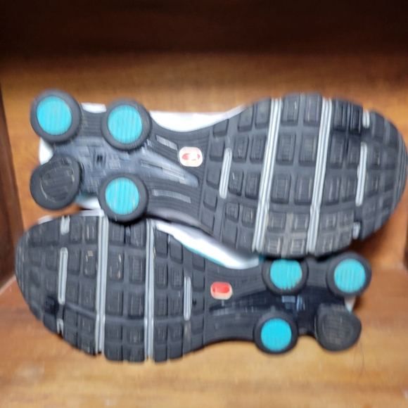 Nike Shox Turbo Althelic Sneaker 6Y - Picture 7 of 7